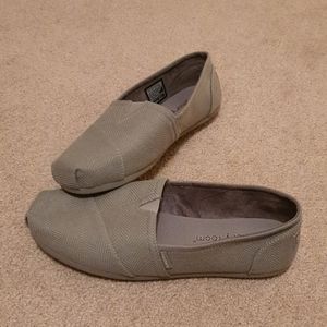 Skechers Women's Plush Fashion Slip-On Flat